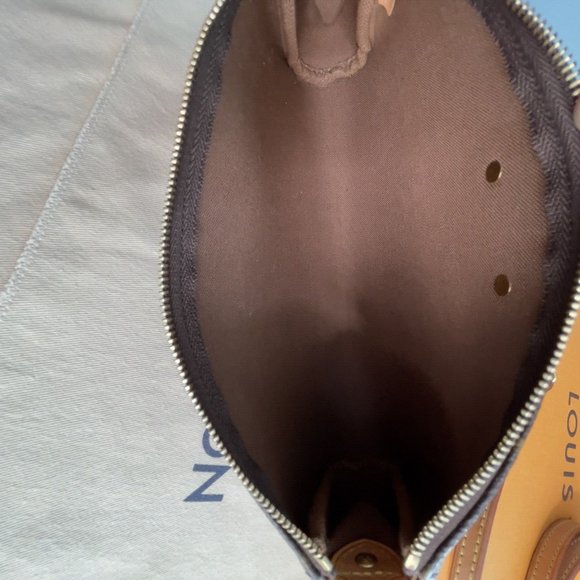 Louis Vuitton EVA CLUTCH with CROSSBODY STRAP in Great Condition - Picture 10 of 15